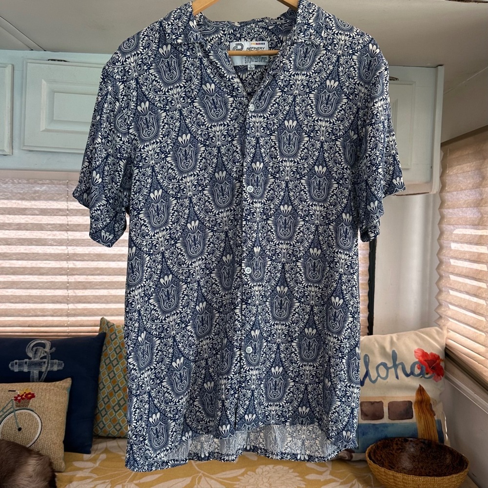 Refinery Republic Button Up Shirt‎ Mens Size L Navy White Paisley Damask Viscose